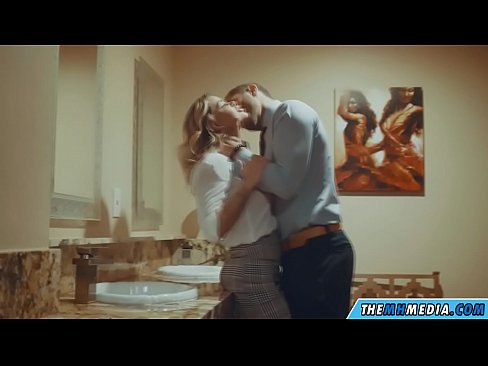 ❤️ Nalika pirang busty seduces anjeun dina restroom umum ️ porno fb dina pornosu.yh9n.top ️❤